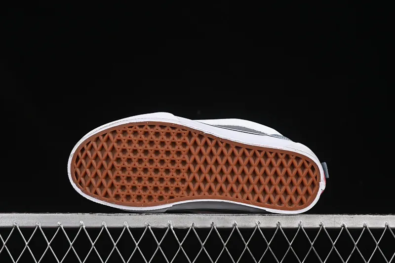 All categories Vans Vans series Vans Low Vans low-top Vans Knu Skool Vans low-top retro casual fat bread shoes VN0009QC6BT